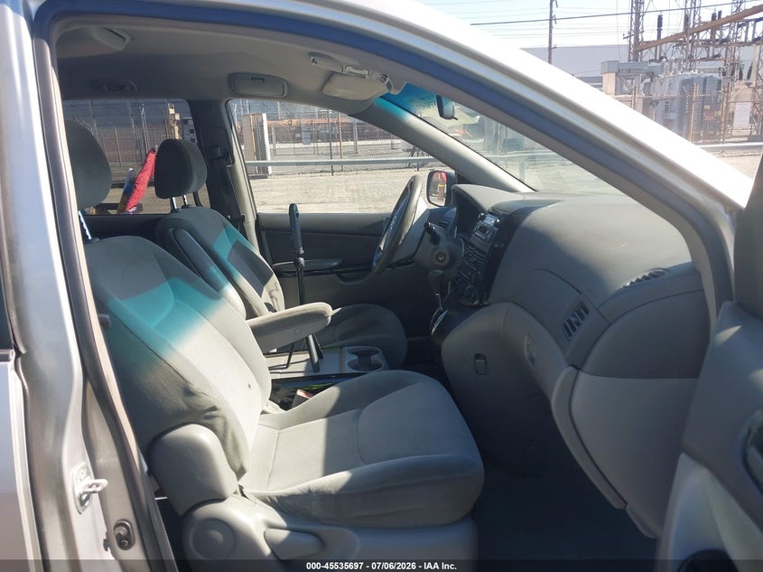 2004 Toyota Sienna VIN 5TDZA23C94S017226 IAAI salvage auction — REAR END, Salvage (California), sold $475 on 2026-07-18 (photo 5)