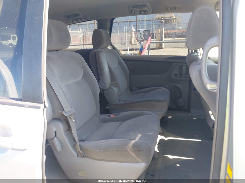 2004 Toyota Sienna VIN 5TDZA23C94S017226 IAAI salvage auction — REAR END, Salvage (California), sold $475 on 2026-07-18 (photo 8)
