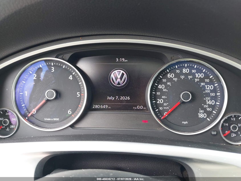 2015 Volkswagen Touareg VIN WVGEP9BP5FD002114 IAAI salvage auction — RIGHT REAR, Salvage (Minnesota), sold $1,800 on 2026-08-17 (photo 7)