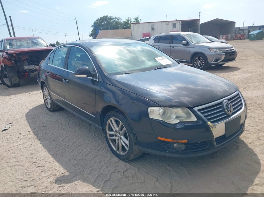 2008 Volkswagen Passat VIN WVWEK73C78P074260 IAAI salvage auction — REAR END, Rebuildable (Florida), sold $350 on 2026-07-12 (photo 1)