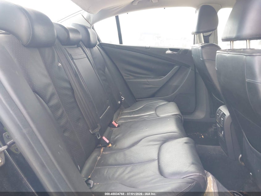 2008 Volkswagen Passat VIN WVWEK73C78P074260 IAAI salvage auction — REAR END, Rebuildable (Florida), sold $350 on 2026-07-12 (photo 8)