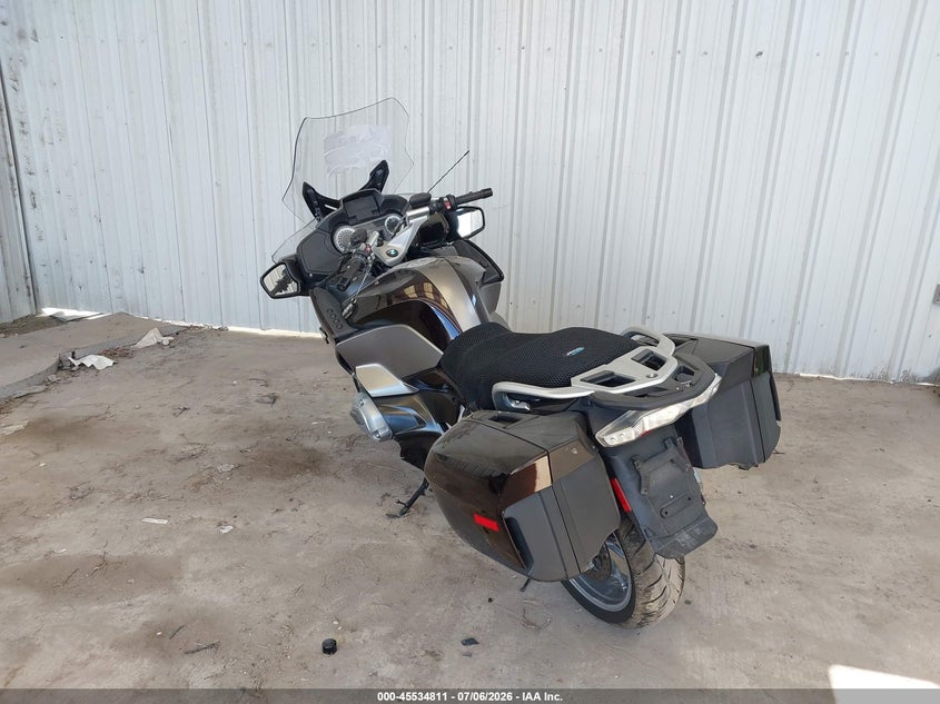 2015 BMW R 1200 VIN WB10A1305FZ191981 IAAI salvage auction — RIGHT SIDE, Salvage (Texas), sold $25 on 2026-07-22 (photo 3)