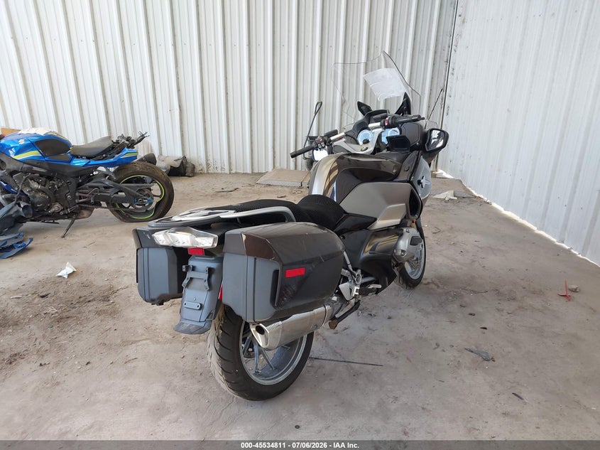 2015 BMW R 1200 VIN WB10A1305FZ191981 IAAI salvage auction — RIGHT SIDE, Salvage (Texas), sold $25 on 2026-07-22 (photo 4)