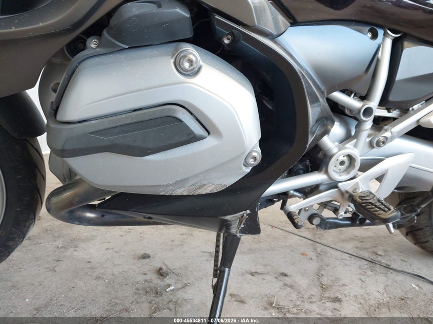 2015 BMW R 1200 VIN WB10A1305FZ191981 IAAI salvage auction — RIGHT SIDE, Salvage (Texas), sold $25 on 2026-07-22 (photo 9)