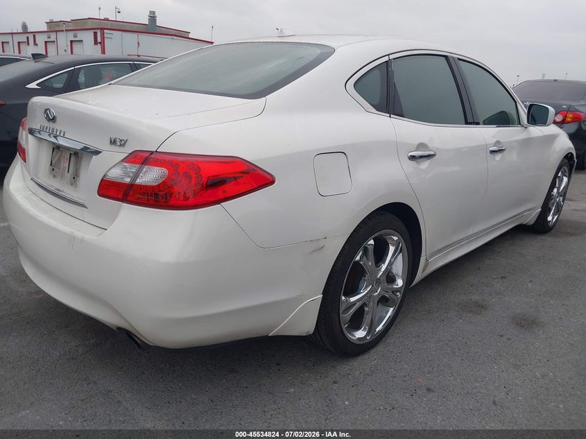 2011 Infiniti M VIN JN1BY1AP5BM326491 IAAI salvage auction — LEFT SIDE, Salvage (California), sold $1,275 on 2026-08-01 (photo 4)