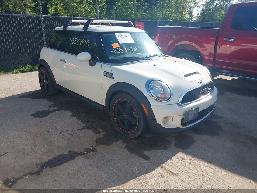 2013 Mini Hard top VIN WMWSV3C54DT477633 IAAI salvage auction — REAR END, Salvage (Kansas), sold $675 on 2026-08-26 (photo 1)