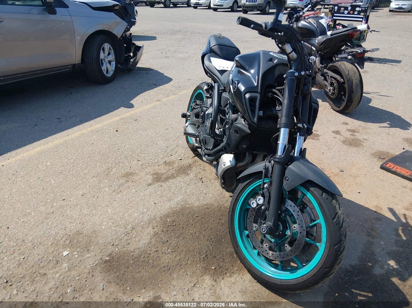 2022 Yamaha Mt VIN JYARM32E3NA003283 IAAI salvage auction — REAR END, Salvage Title, sold $1,150 on 2026-08-27 (photo 1)