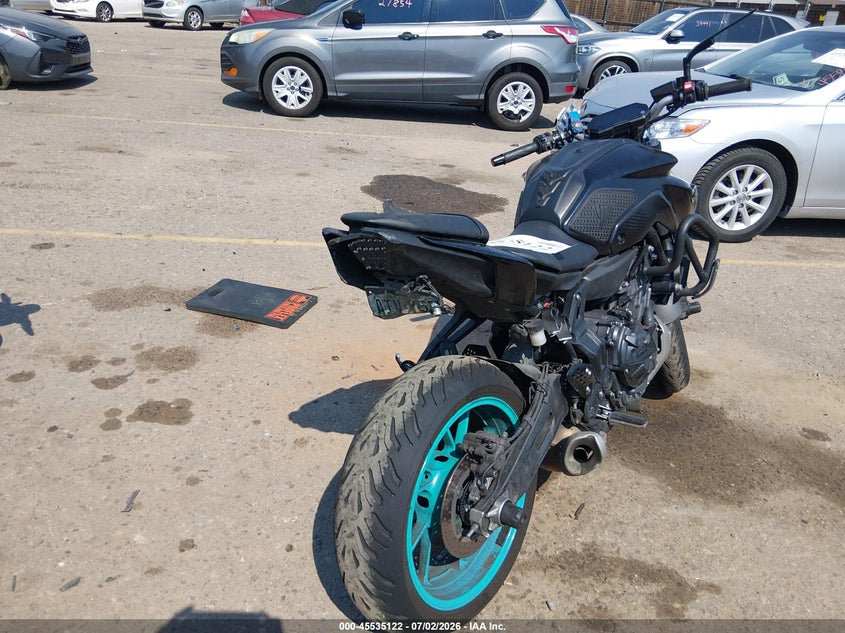 2022 Yamaha Mt VIN JYARM32E3NA003283 IAAI salvage auction — REAR END, Salvage Title, sold $1,150 on 2026-08-27 (photo 4)