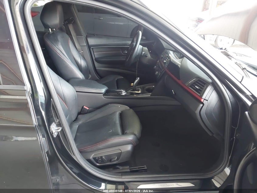 2013 BMW 3er VIN WBA3C1C5XDF443645 IAAI salvage auction — LEFT FRONT, Salvage Title, sold $1,950 on 2026-08-13 (photo 5)