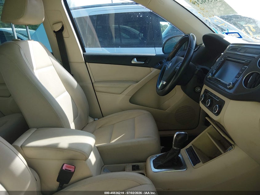 2012 Volkswagen Tiguan VIN WVGAV7AX5CW555789 IAAI salvage auction — NORMAL WEAR, Original (Texas), sold $425 on 2026-07-29 (photo 5)