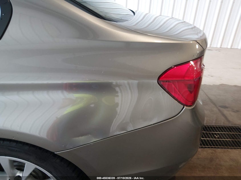 2016 BMW 3 series VIN WBA8A3C56GK551358 IAAI salvage auction — NORMAL WEAR, Clear (Delaware), sold $225 on 2026-07-30 (photo 6)