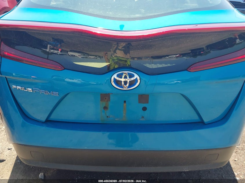 2017 Toyota Prius VIN JTDKARFP2H3037074 IAAI salvage auction — NORMAL WEAR, Clear (New York), sold $3,850 on 2026-07-08 (photo 6)