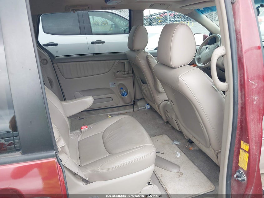 2009 Toyota Sienna VIN 5TDZK22C29S231190 IAAI salvage auction — NORMAL WEAR, Clear (Virginia), sold $825 on 2026-07-21 (photo 8)