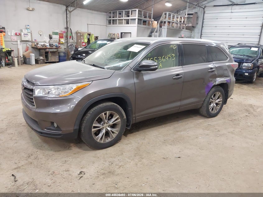 2014 Toyota Highlander VIN 5TDJKRFH3ES027522 IAAI salvage auction — SIDE, Salvage (Pennsylvania), sold $6,600 on 2026-07-10 (photo 2)
