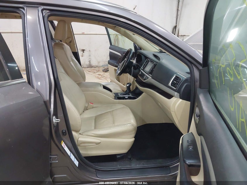 2014 Toyota Highlander VIN 5TDJKRFH3ES027522 IAAI salvage auction — SIDE, Salvage (Pennsylvania), sold $6,600 on 2026-07-10 (photo 5)