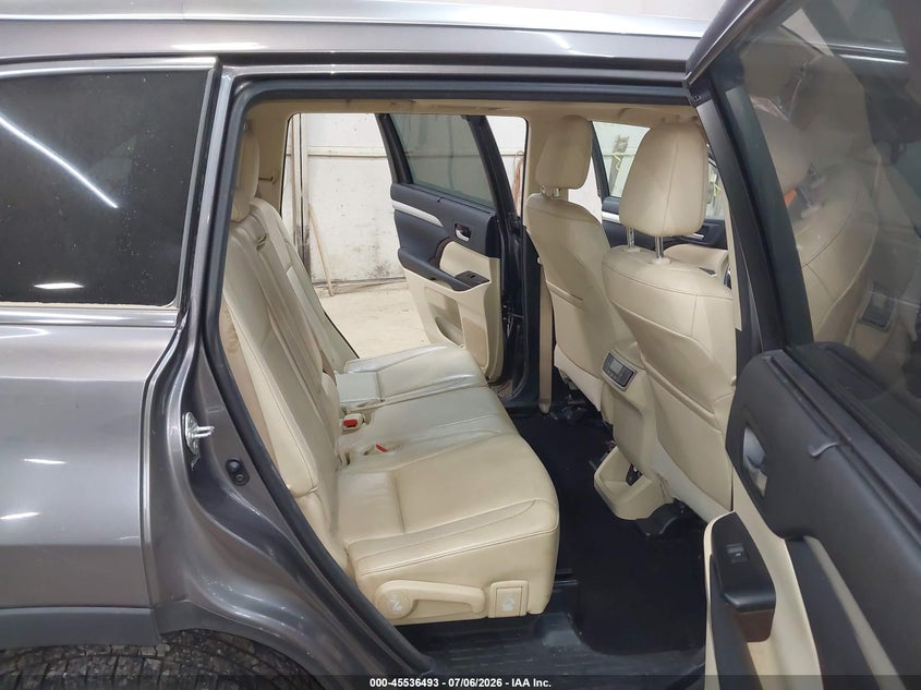 2014 Toyota Highlander VIN 5TDJKRFH3ES027522 IAAI salvage auction — SIDE, Salvage (Pennsylvania), sold $6,600 on 2026-07-10 (photo 8)