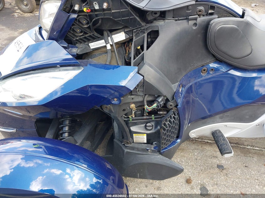2010 Can-am Spyder roadster VIN 2BXJBKC15AV002131 IAAI salvage auction — SIDE, Salvage (North Carolina), sold $2,550 on 2026-07-23 (photo 8)