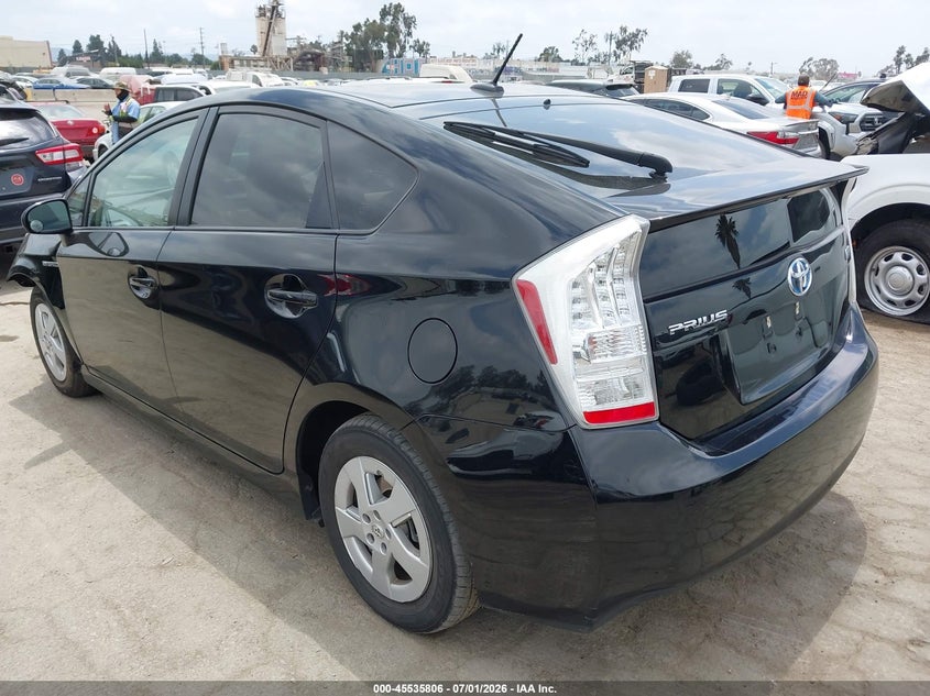 2011 Toyota Prius VIN JTDKN3DU3B0306816 IAAI salvage auction — RIGHT SIDE, Salvage (California), sold $1,050 on 2026-07-29 (photo 3)