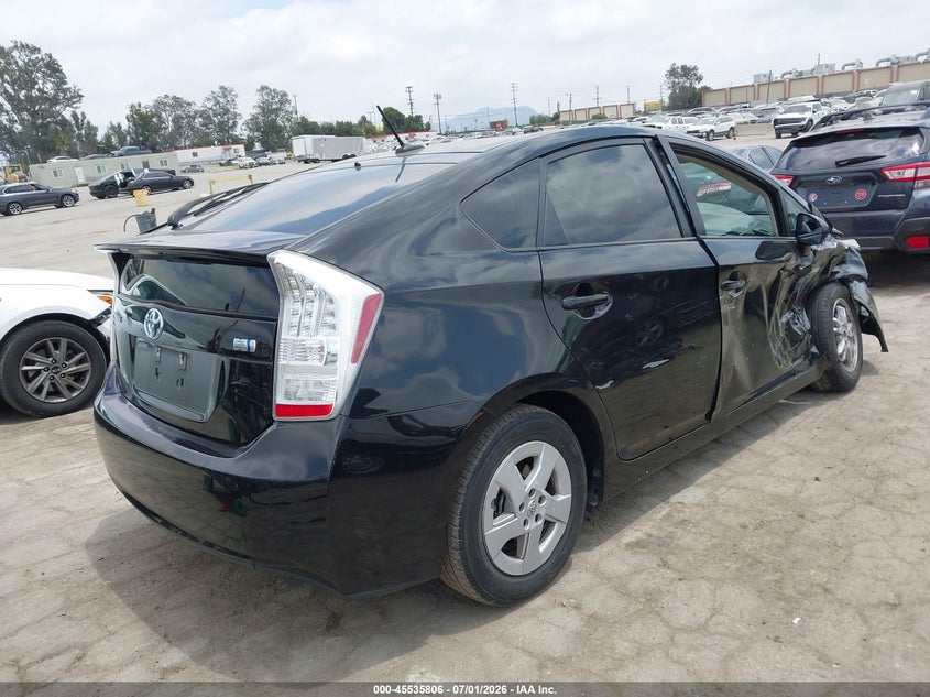 2011 Toyota Prius VIN JTDKN3DU3B0306816 IAAI salvage auction — RIGHT SIDE, Salvage (California), sold $1,050 on 2026-07-29 (photo 4)