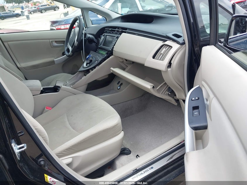 2011 Toyota Prius VIN JTDKN3DU3B0306816 IAAI salvage auction — RIGHT SIDE, Salvage (California), sold $1,050 on 2026-07-29 (photo 5)