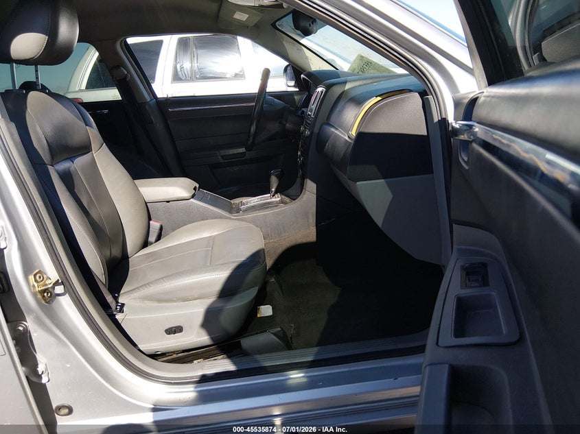 2005 Chrysler 300 VIN 2C3JA53G25H138931 IAAI salvage auction — NORMAL WEAR, Clear (California), sold $100 on 2026-07-24 (photo 5)