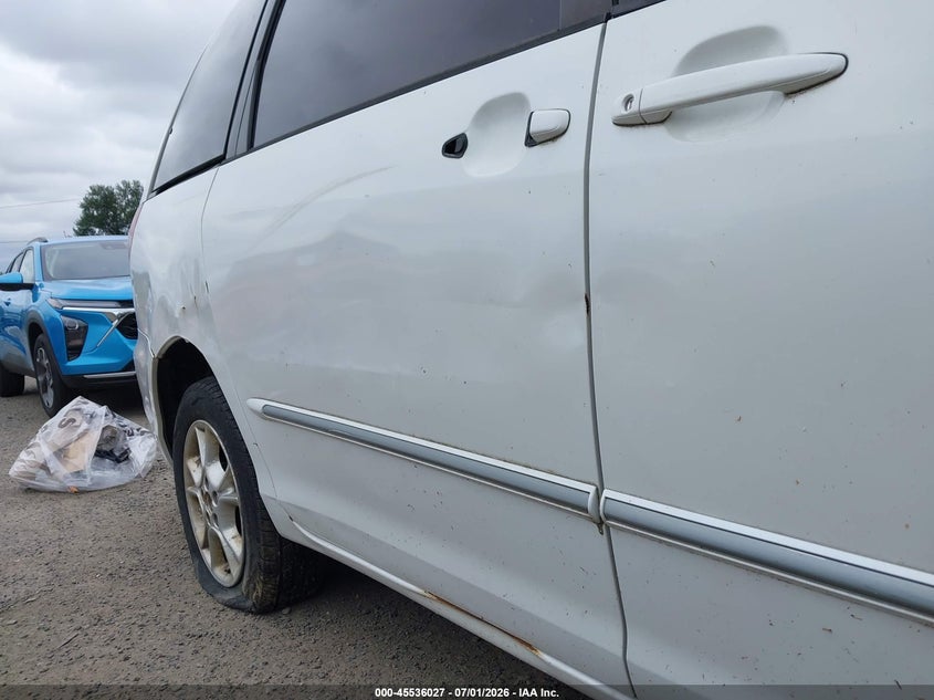 2005 Toyota Sienna VIN 5TDBA22C55S031788 IAAI salvage auction — NORMAL WEAR, Clear (Washington), sold $1,150 on 2026-07-15 (photo 6)