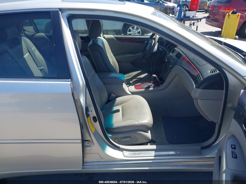 2003 Lexus Es 300 VIN JTHBF30G935038435 IAAI salvage auction — NORMAL WEAR, Clear-Dealer Only (Utah), sold $500 on 2026-07-20 (photo 5)