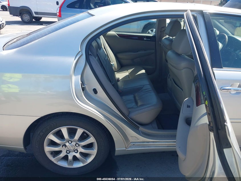 2003 Lexus Es 300 VIN JTHBF30G935038435 IAAI salvage auction — NORMAL WEAR, Clear-Dealer Only (Utah), sold $500 on 2026-07-20 (photo 8)