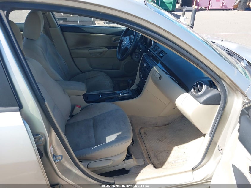 2007 Mazda 3 VIN JM1BK32F271770811 IAAI salvage auction — NORMAL WEAR, Clear (Hawaii), sold $125 on 2026-07-28 (photo 5)