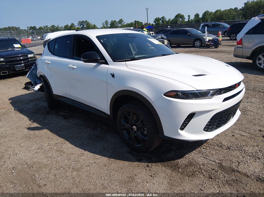 2024 Dodge Hornet VIN ZACNDFAN2R3A42837 IAAI salvage auction — REAR END, Salvage Title, sold $2,800 on 2026-08-18 (photo 1)