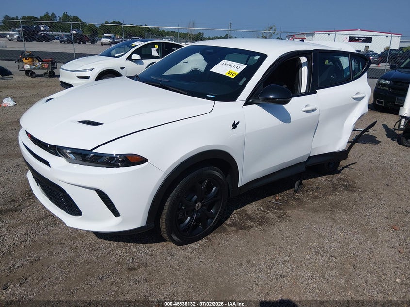 2024 Dodge Hornet VIN ZACNDFAN2R3A42837 IAAI salvage auction — REAR END, Salvage Title, sold $2,800 on 2026-08-18 (photo 2)
