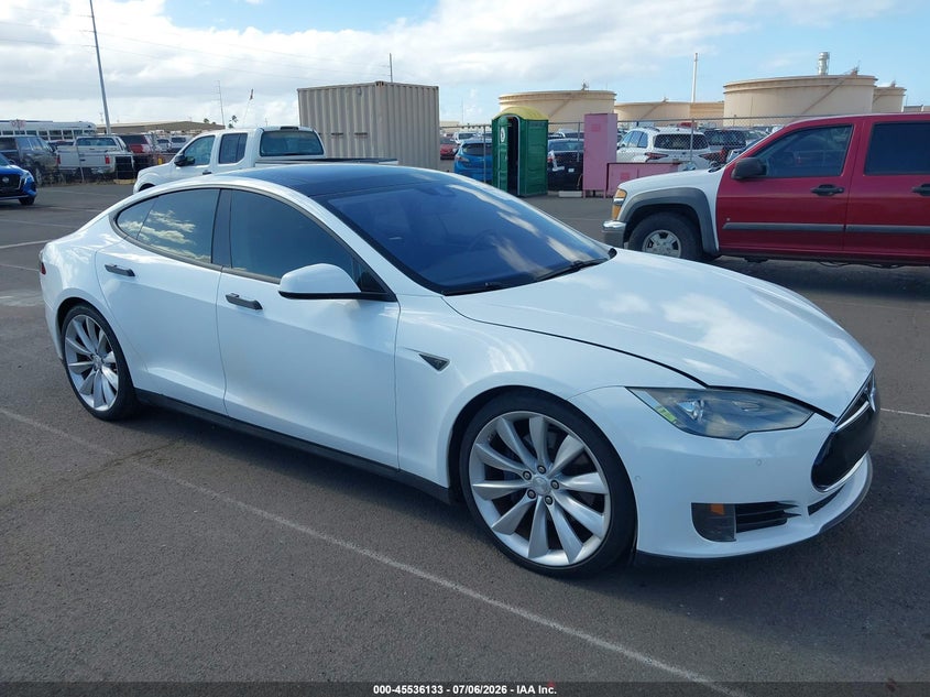 2015 Tesla Model s VIN 5YJSA1S24FF095327 IAAI salvage auction — NORMAL WEAR, Clear (Hawaii), sold $525 on 2026-07-21 (photo 1)