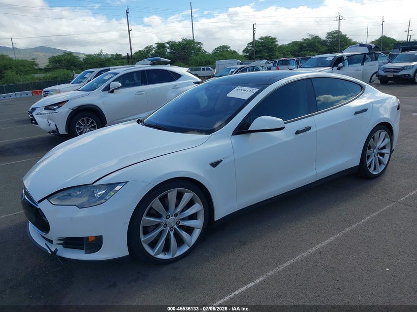 2015 Tesla Model s VIN 5YJSA1S24FF095327 IAAI salvage auction — NORMAL WEAR, Clear (Hawaii), sold $525 on 2026-07-21 (photo 2)