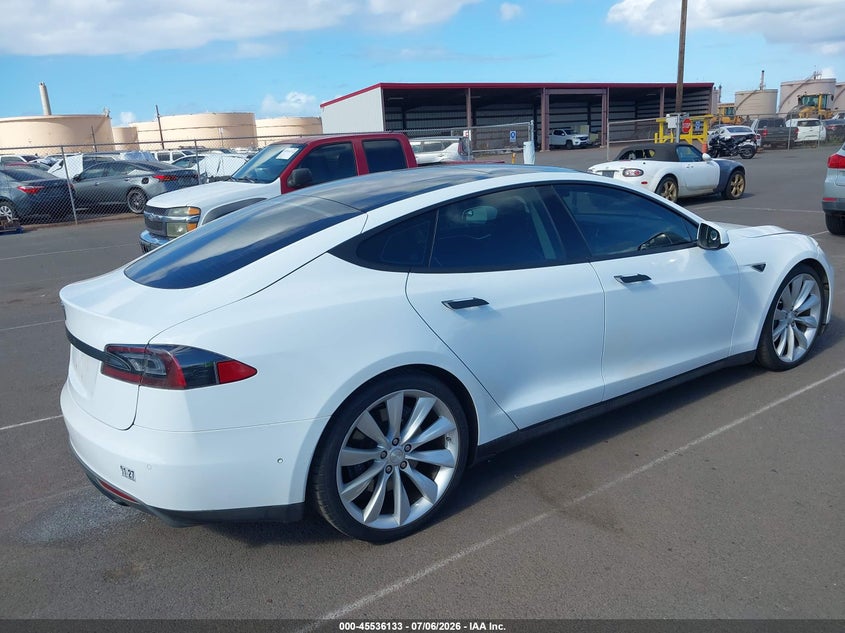 2015 Tesla Model s VIN 5YJSA1S24FF095327 IAAI salvage auction — NORMAL WEAR, Clear (Hawaii), sold $525 on 2026-07-21 (photo 4)