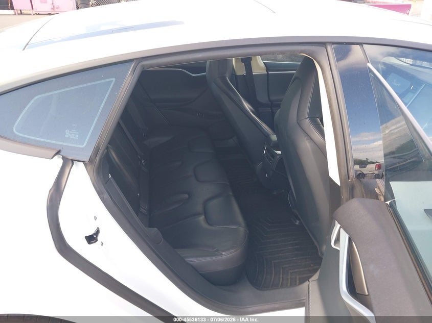 2015 Tesla Model s VIN 5YJSA1S24FF095327 IAAI salvage auction — NORMAL WEAR, Clear (Hawaii), sold $525 on 2026-07-21 (photo 8)