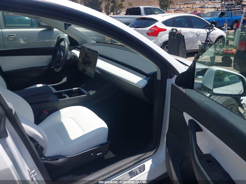 2022 Tesla Model y VIN 7SAYGDEF4NF490019 IAAI salvage auction — RIGHT FRONT, Clear (California), sold $17,950 on 2026-07-14 (photo 5)