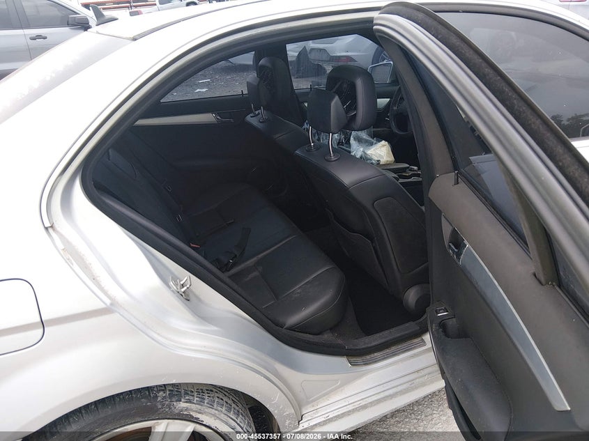 2010 Mercedes-benz C-klasse VIN WDDGF5EB3AR098027 IAAI salvage auction — NORMAL WEAR, Clear (Louisiana), sold $400 on 2026-07-28 (photo 8)