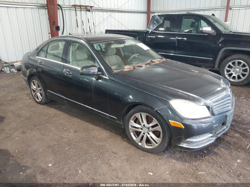 2013 Mercedes-benz C-klasse VIN WDDGF8ABXDR263289 IAAI salvage auction — NORMAL WEAR, Clear (Virginia), sold $375 on 2026-07-16 (photo 1)