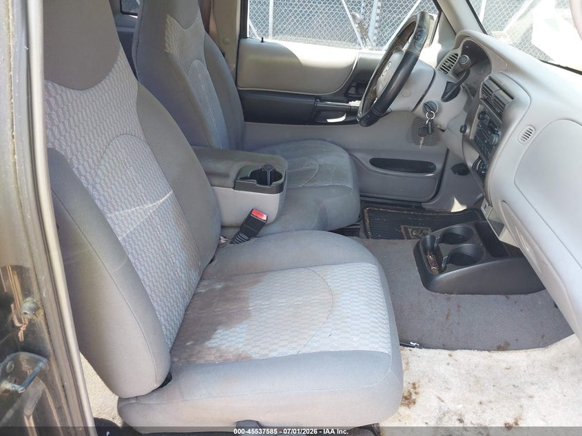 2002 Mazda B3000 VIN 4F4YR16U82TM04116 IAAI salvage auction — NORMAL WEAR, Clear (Virginia), sold $800 on 2026-07-09 (photo 5)