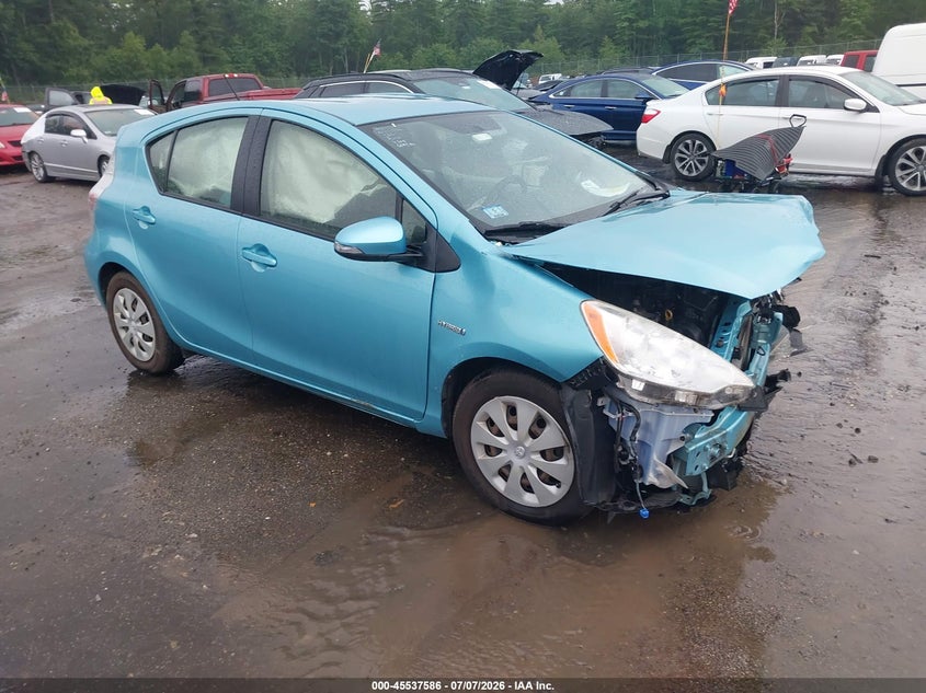 2013 Toyota Prius c VIN JTDKDTB3XD1057604 IAAI salvage auction — FRONT END, Clear (Massachusetts), sold $500 on 2026-07-17 (photo 1)