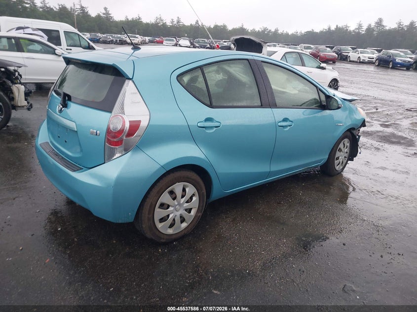 2013 Toyota Prius c VIN JTDKDTB3XD1057604 IAAI salvage auction — FRONT END, Clear (Massachusetts), sold $500 on 2026-07-17 (photo 4)