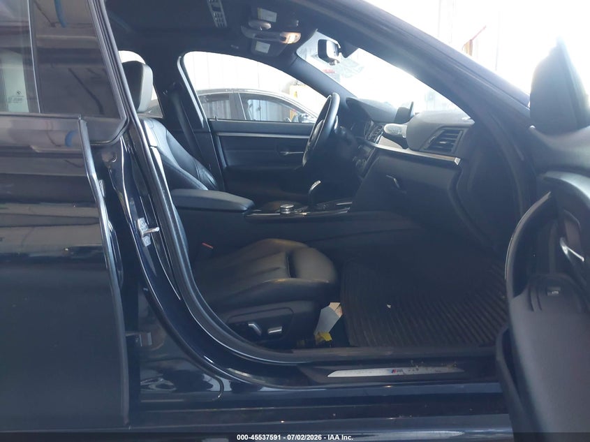2017 BMW 4er VIN WBA4F9C57HG792224 IAAI salvage auction — SIDE, Salvage Title, sold $5,500 on 2026-08-02 (photo 5)