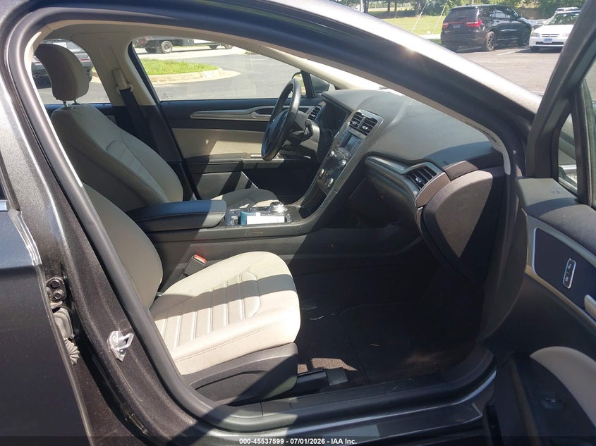 2019 Ford Fusion VIN 3FA6P0G7XKR273934 IAAI salvage auction — NORMAL WEAR, SF97 (Virginia), sold $11,975 on 2026-07-22 (photo 5)