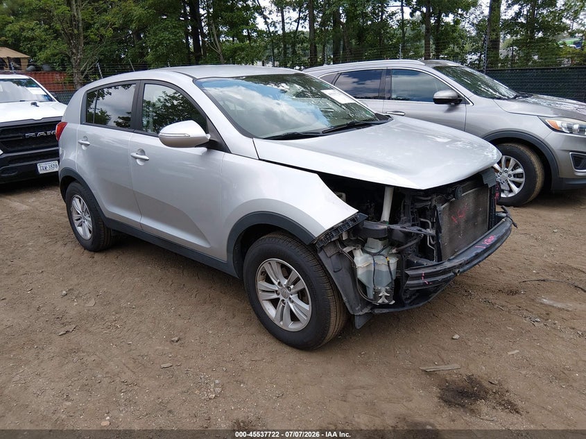 2011 Kia Sportage VIN KNDPB3A27B7043643 IAAI salvage auction — FRONT END, Clear (Virginia), sold $2,050 on 2026-07-19 (photo 1)