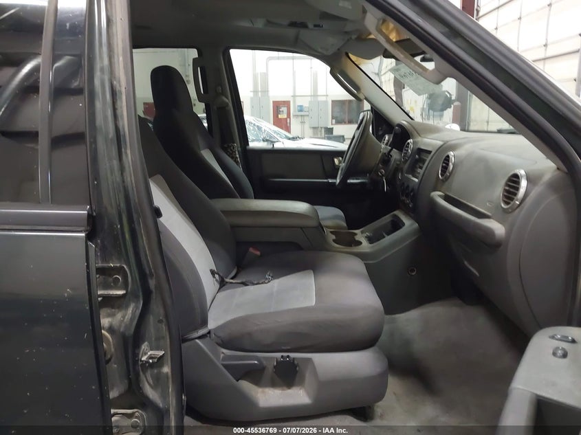 2003 Ford Expedition VIN 1FMPU16L43LC29483 IAAI salvage auction — LEFT FRONT, Salvage (Oregon), sold $150 on 2026-08-22 (photo 5)