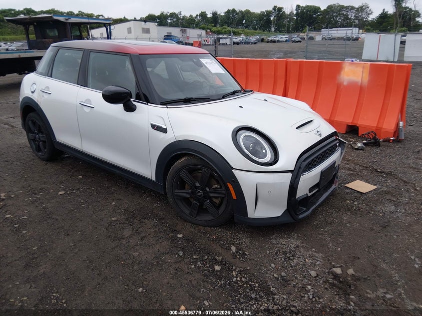 2024 Mini Hard top VIN WMW53DK04R2U33952 IAAI salvage auction — LEFT FRONT, Salvage Title, sold $4,350 on 2026-07-30 (photo 1)