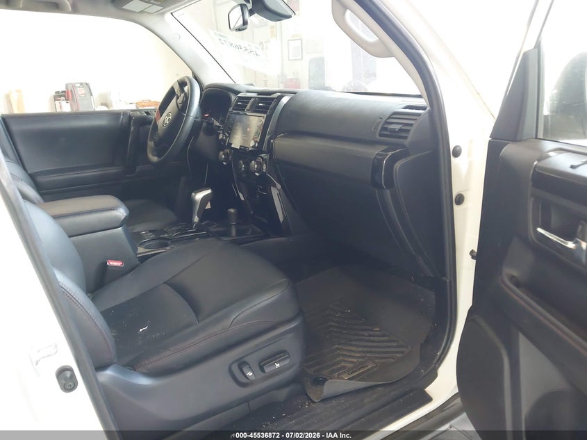 2021 Toyota 4runner VIN JTERU5JR3M5926628 IAAI salvage auction — SIDE, Salvage (Virginia), sold $18,000 on 2026-07-26 (photo 5)