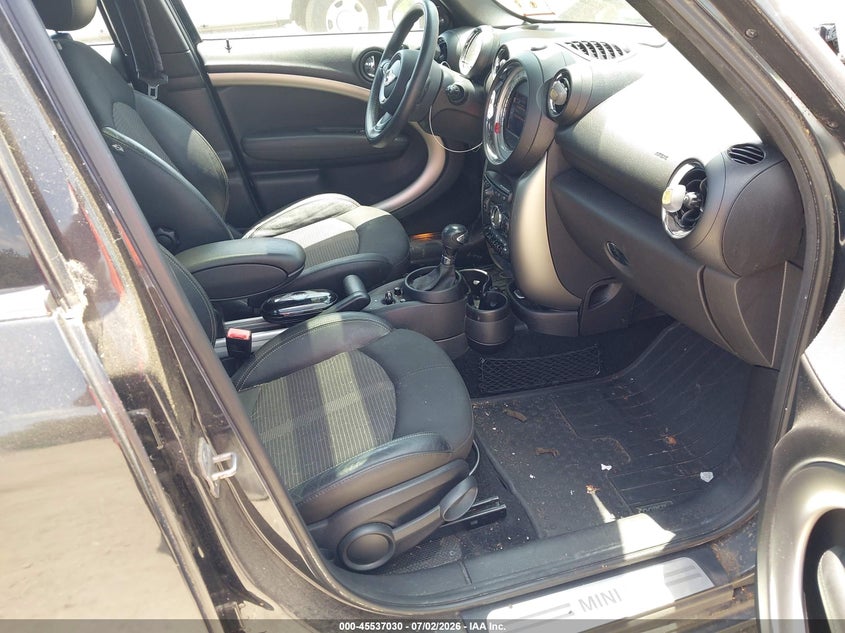 2014 Mini Countryman VIN WMWZB3C54EWR39194 IAAI salvage auction — NORMAL WEAR, Clear (New Jersey), sold $975 on 2026-07-14 (photo 5)