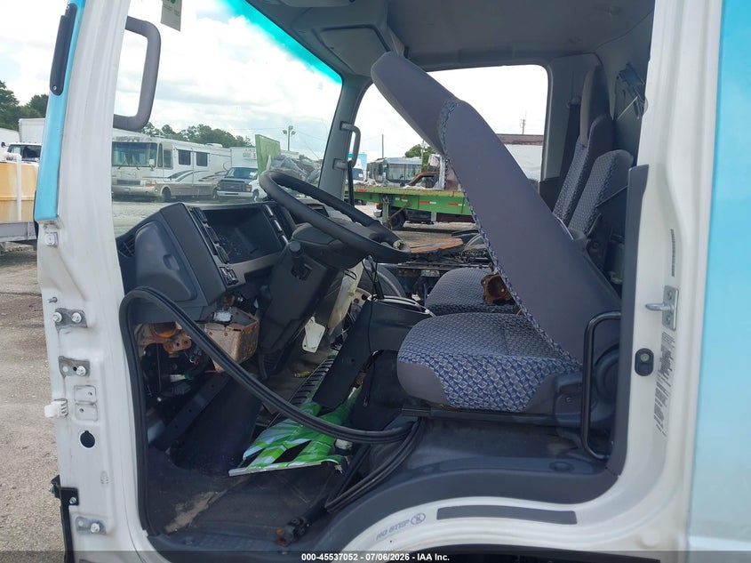 2023 Isuzu Npr VIN 54DC4W1DXPS208922 IAAI salvage auction — ALL OVER, Wait Title, sold $7,200 on 2026-08-19 (photo 7)