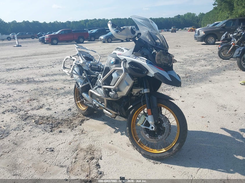 2024 BMW R 1250 VIN WB10M1309R6J50816 — IAAI salvage auction photo